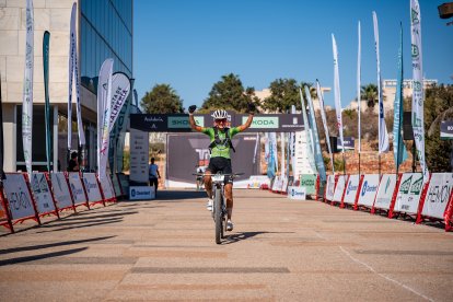 Natalia Fischer es la gran favorita y no defraudó en la primera etapa de la carrera.