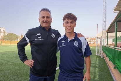 Con Fran Benavente, su entrenador en el Huércal de la 1ª Andaluza Senior.