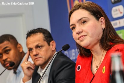 La puesta en escena del cambio de propiedad con todos los detalles.