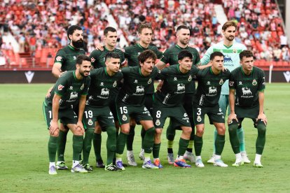 El once del Racing de Santander en el Estadio de los Juegos Mediterráneos.