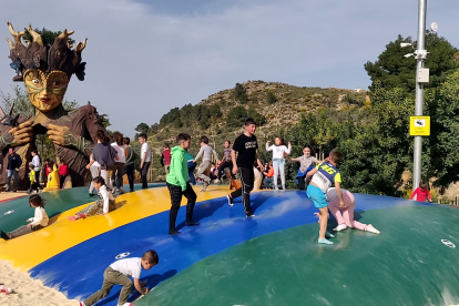 La colchoneta inflable, una de las atracciones más exitosas del parque.