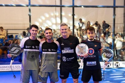 Los fenómenos Josema López, Kike Martos, Miguel Lamperti y Javi Rico; grandes jugadores de pádel.