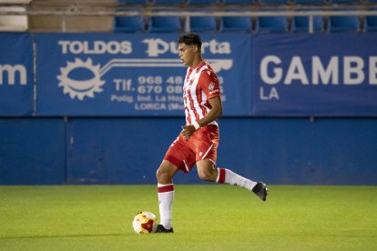 Se nota en el campo que está un paso por delante pese a su juventud.
