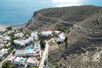 Las Villas están ubicadas en una zona privilegiada de Agua Amarga.