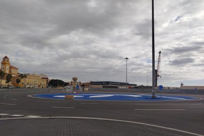 Nueva rotonda de distribución de la entrada al Puerto