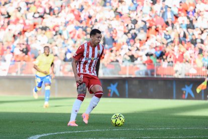 El brasileño vivió su primer partido titular con el Almería en Liga.