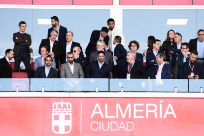 El presidente en el palco del Estadio de los Juegos Mediterráneos en el Almería-Cádiz.