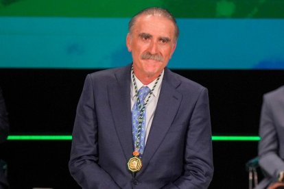 Juan y medio recibe la medalla de oro de Almería.
