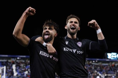 Arnau Puigmal y Leo Baptistao en la victoria del Almería por 0-3 en Leganés