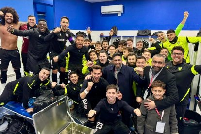 El presidente Al-Khereiji bajó al vestuario de Butarque para celebrar la victoria.