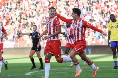 Arribas celebra su gol en el Estadio de los Juegos Mediterráneos al Cádiz.