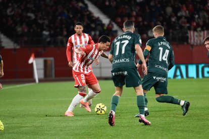 Thalys estuvo bien marcado todo el partido y se le vio apagado.