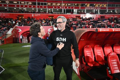 Rubi saluda a Jon Pérez Bolo.