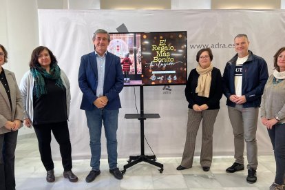 Presentación de la campaña navideña 2025 de la Asociación de Comerciantes de Adra.