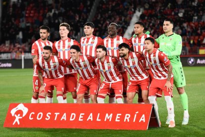 El once del Almería ante el Huesca de la 16ª jornada de Liga.