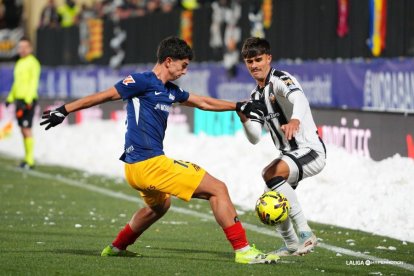 Jugar con la nieve en la banda será habitual con la llegada del frío.