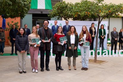 Entrega de premios durante el acto del Día de Bandera de Andalucía.