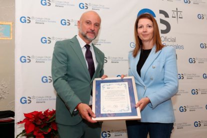 Jura de nuevos colegiados y premios a la trayectoria profesional centran los actos del Colegio de Graduados Sociales de Almería.