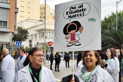 Manifestación sanitaria contra el nuevo Estatuto Marco, este jueves 11 de diciembre, en el marco de la huelga médica del 9 al 12 de diciembre.