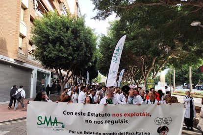 Manifestación sanitaria contra el nuevo Estatuto Marco, este jueves 11 de diciembre, en el marco de la huelga médica del 9 al 12 de diciembre.