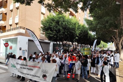 Manifestación sanitaria contra el nuevo Estatuto Marco, este jueves 11 de diciembre, en el marco de la huelga médica del 9 al 12 de diciembre.