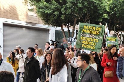 Manifestación sanitaria contra el nuevo Estatuto Marco, este jueves 11 de diciembre, en el marco de la huelga médica del 9 al 12 de diciembre.