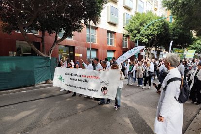 Manifestación sanitaria contra el nuevo Estatuto Marco, este jueves 11 de diciembre, en el marco de la huelga médica del 9 al 12 de diciembre.