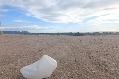 Otro bidón en las proximidades de la ermita de Torregarcía.