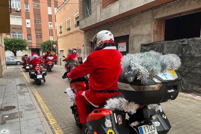 Las mejores imágenes de la XIV Ruta Motera Papá Noel por Almería.