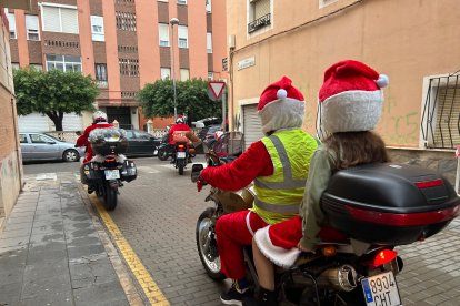 Las mejores imágenes de la XIV Ruta Motera Papá Noel por Almería.
