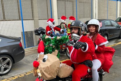 Las mejores imágenes de la XIV Ruta Motera Papá Noel por Almería.