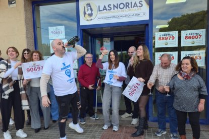 Las Norias celebra el día del sorteo de Lotería de Navidad.