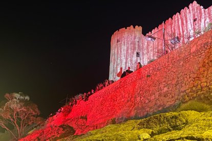 Los almerienses subieron también a la colina para poder ver entre el gentío.
