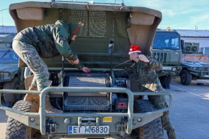 Imágenes navideñas de los legionarios destinados en Eslovaquia en la misión de la OTAN.