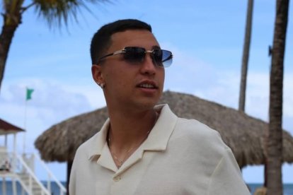 El jugador según comentaba el entrenador no puede salir de Brasil.