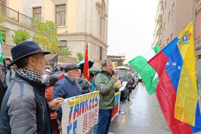 Concentrados en la calle Arapiles.