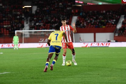 Su última aparición fue en la recta final del Almería 3 Cádiz 0.