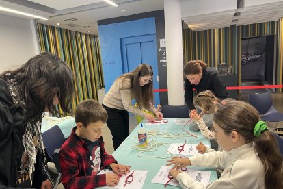 Taller anudados al mar.