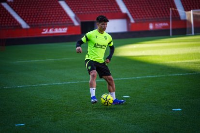 Nico Melamed parece que está OK para el Almeriía-Deportivo.