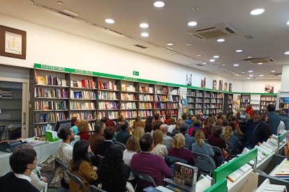 Presentación de la novela 'Majareta' de Juan Manuel Gil en la Librería Picasso.