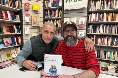 Presentación de la novela 'Majareta' de Juan Manuel Gil en la Librería Picasso.