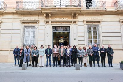 Minuto de silencio a las puertas de la Diputación Provincial de Almería.