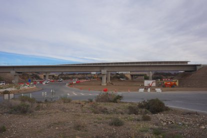 Construcción de uno de los viaductos de la conexión entre la A7 y la A92