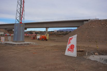 Construcción de uno de los viaductos de la conexión entre la A7 y la A92