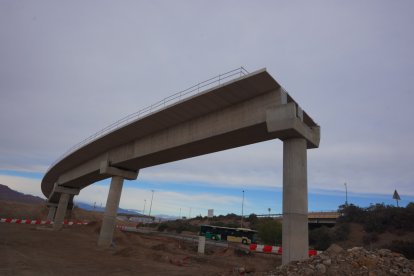 Construcción de uno de los viaductos de la conexión entre la A7 y la A92