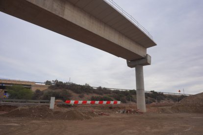 Construcción de uno de los viaductos de la conexión entre la A7 y la A92