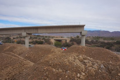 Construcción de uno de los viaductos de la conexión entre la A7 y la A92