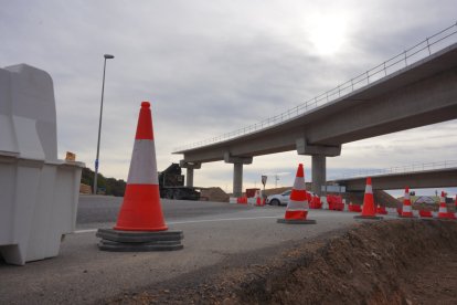Viaductos en construcción para la conexión entre la A7 y la A92