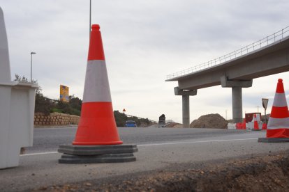 Viaductos en construcción para la conexión entre la A7 y la A92