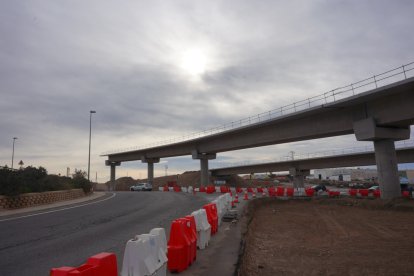 Viaductos en construcción para la conexión entre la A7 y la A92